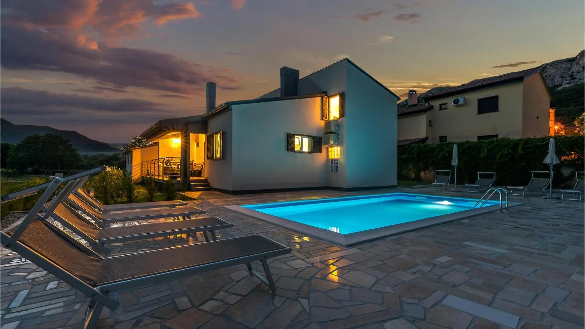 Gorgeous Home In Jurandvor With Kitchen Croacia