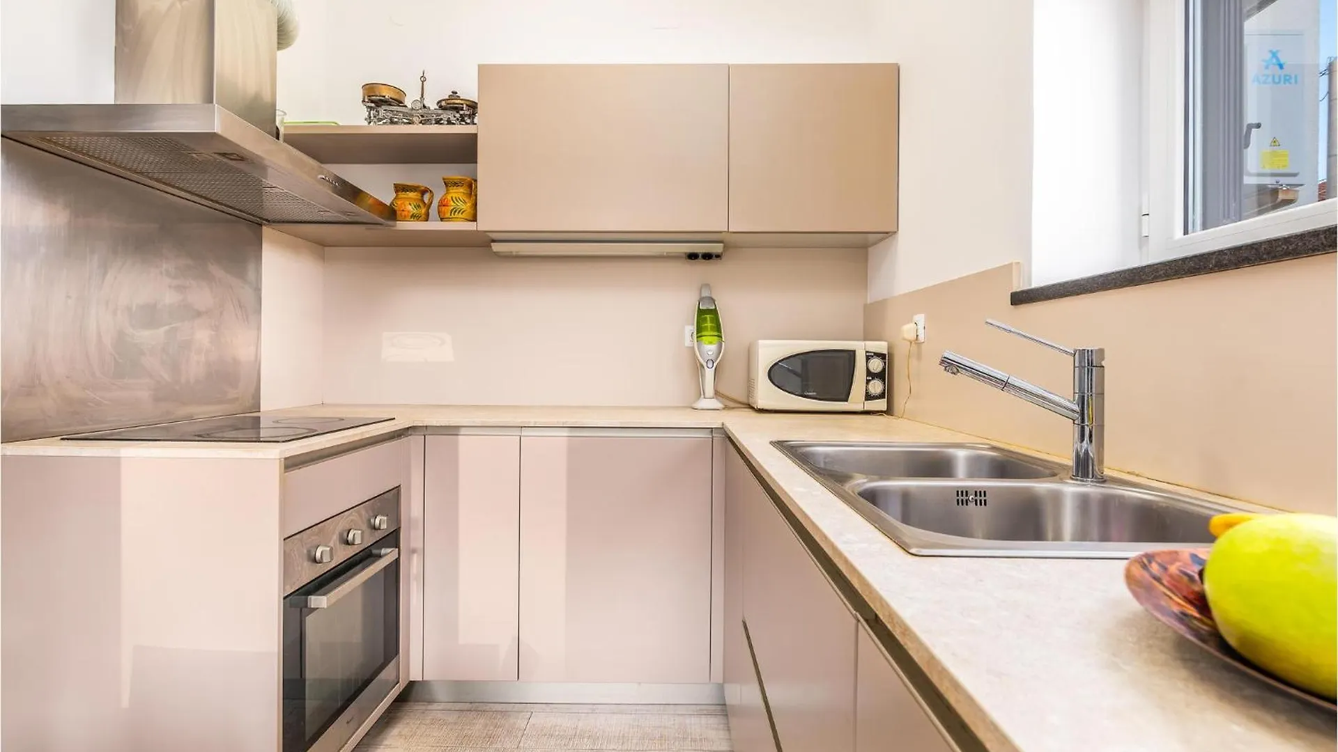 Gorgeous Home In Jurandvor With Kitchen Сasa de vacaciones